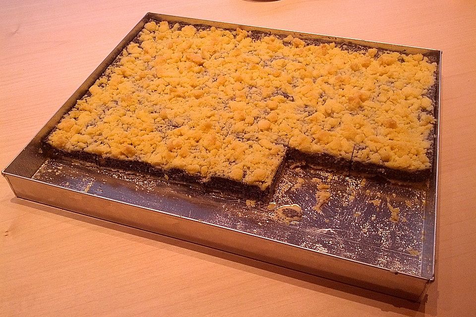 Leckerer Mohnkuchen mit Grieß Leckerer Mohnkuchen mit Grieß