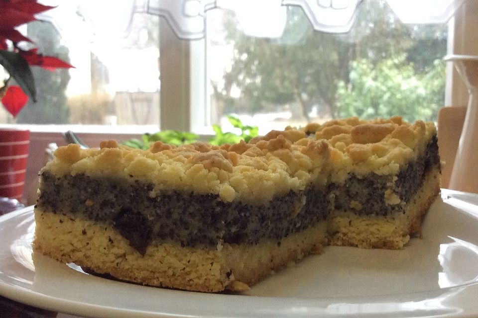 Leckerer Mohnkuchen mit Grieß Leckerer Mohnkuchen mit Grieß