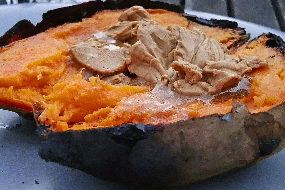 Süßkartoffeln aus der Glut mit Ahornsirup - Zimt - Butter