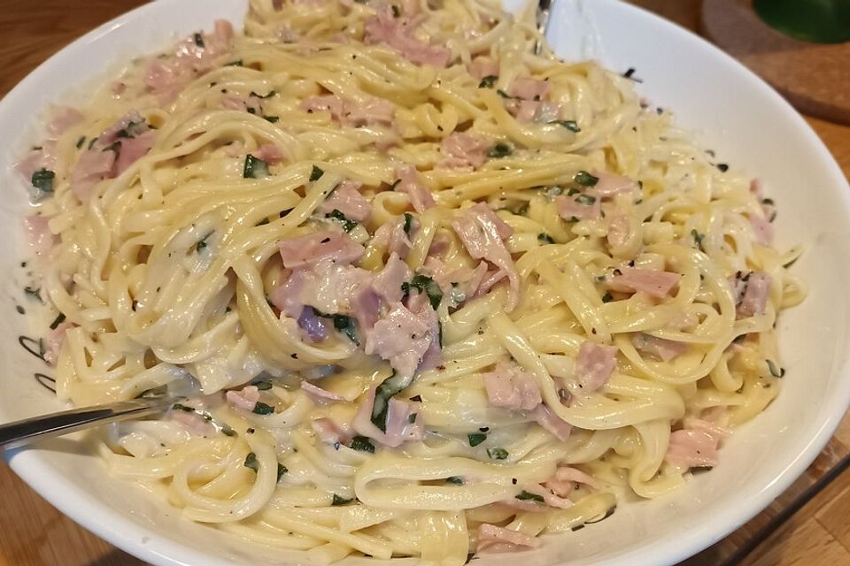 Spaghetti mit Gorgonzola - Knoblauch - Soße