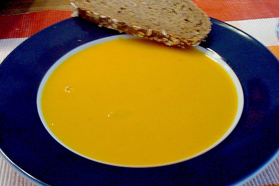 Kürbiscremesuppe á la Engelin