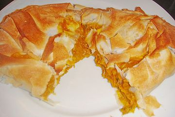 Kürbisstrudel mit Hackfleisch und Mozzarella