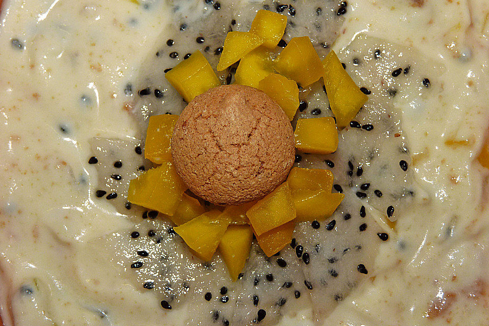 Creme von Pitahaya, Mango und weißem Schoggi - Joghurt