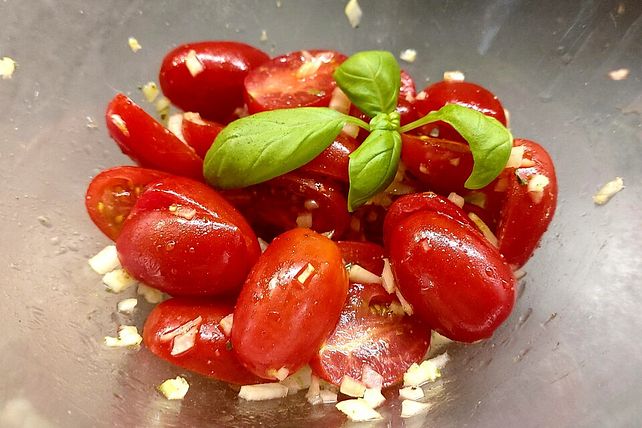 Tomaten - Zwiebel - Salat von SHanai| Chefkoch