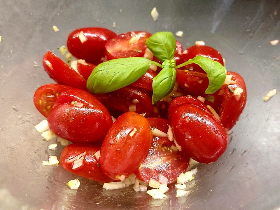 Tomaten - Zwiebel - Salat von SHanai| Chefkoch