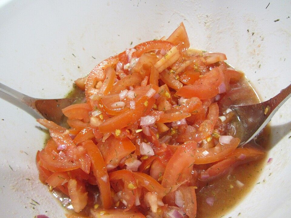Tomaten - Zwiebel - Salat von SHanai| Chefkoch