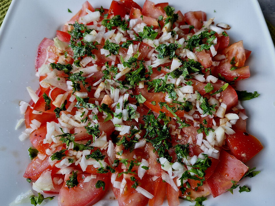 Tomaten - Zwiebel - Salat von SHanai| Chefkoch