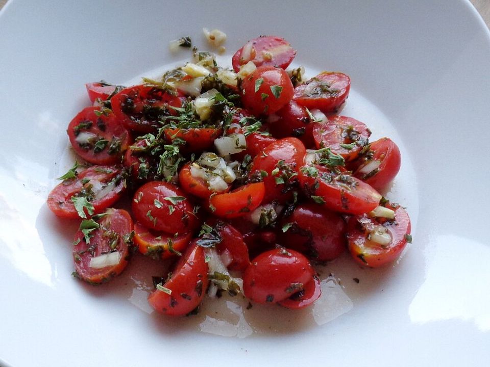 Tomaten - Zwiebel - Salat von SHanai| Chefkoch