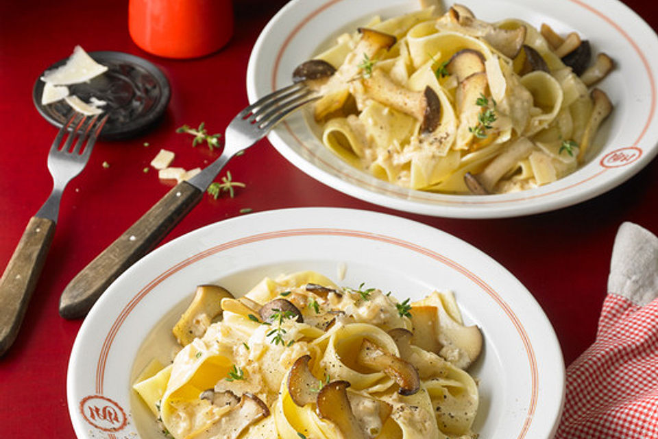 Parpadelle mit Kräuterseitlingen und Thymian