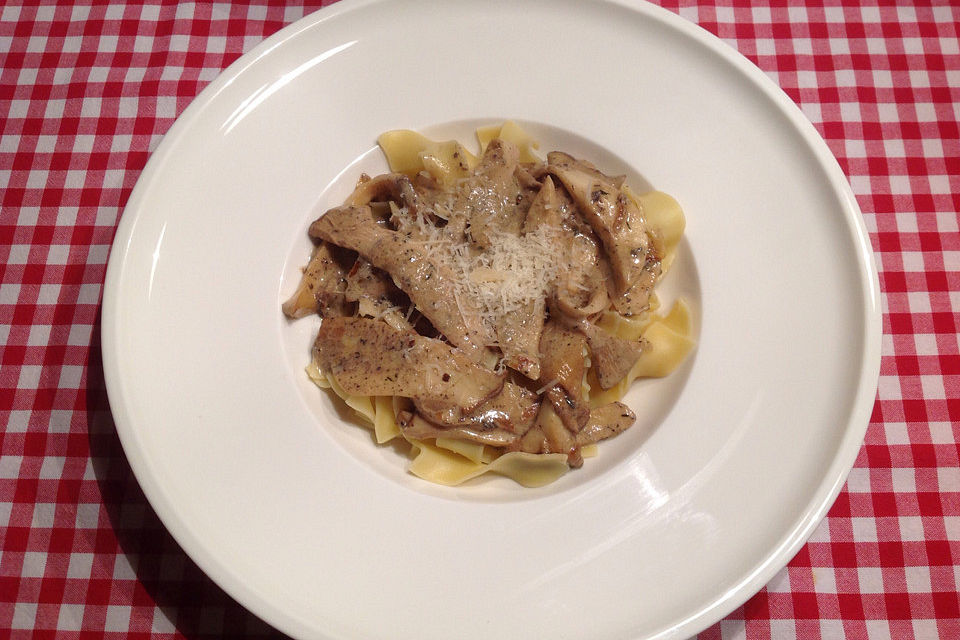 Parpadelle mit Kräuterseitlingen und Thymian