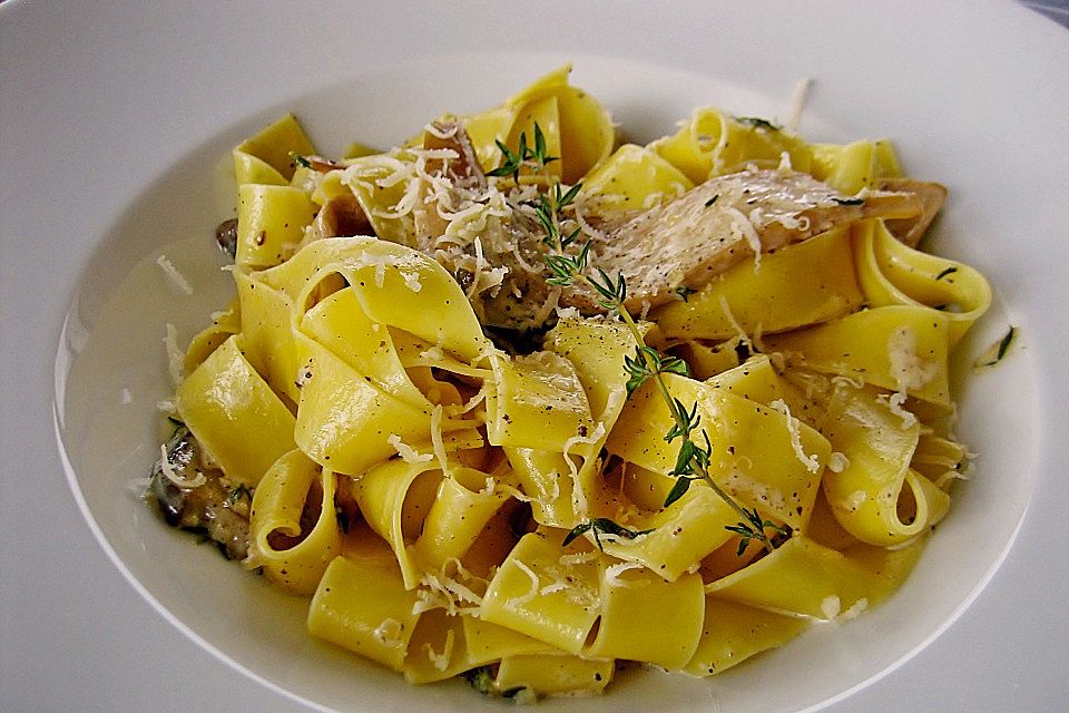 Parpadelle mit Kräuterseitlingen und Thymian