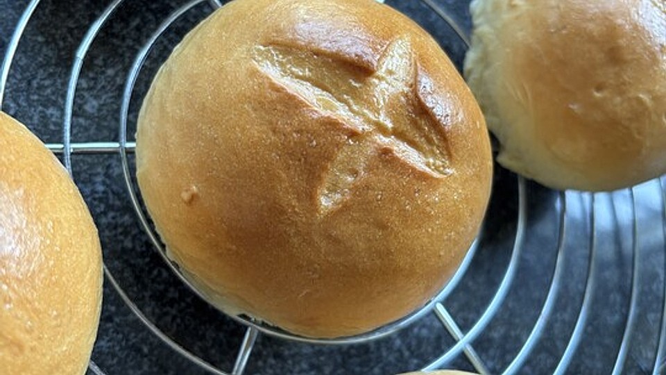 Milchbrötchen von cookeandbake