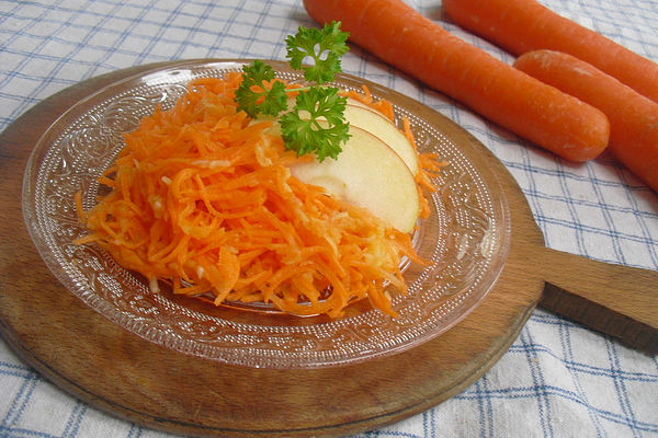 Möhren-Apfel-Salat von SHanai | Chefkoch