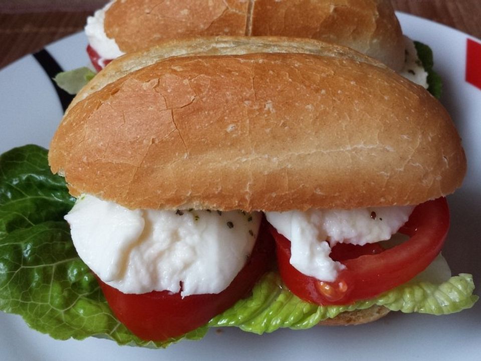 Vollkornbrötchen mit Tomaten und Mozzarella von zucchinisalat | Chefkoch