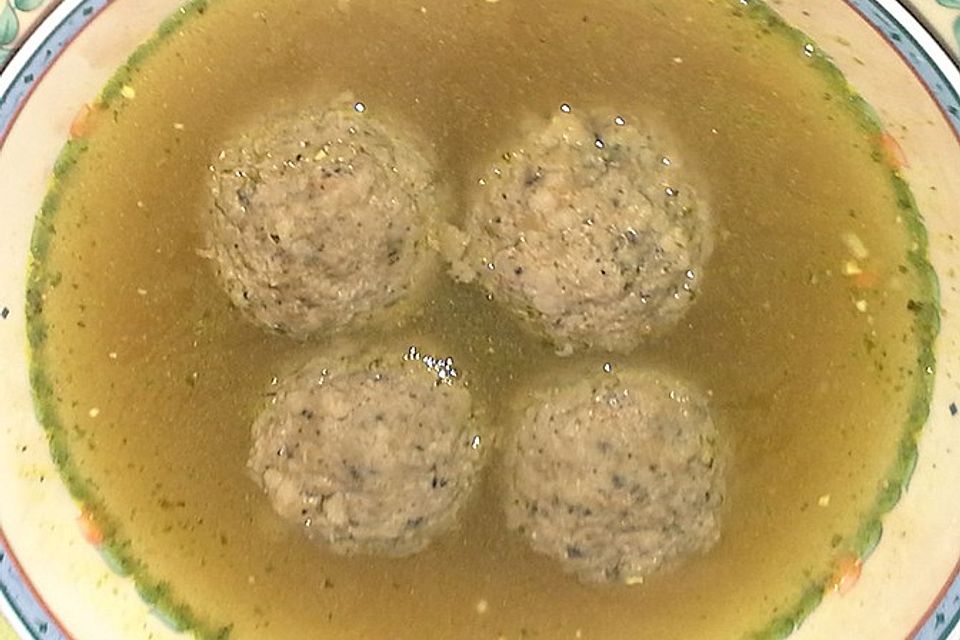 Leberknödelsuppe