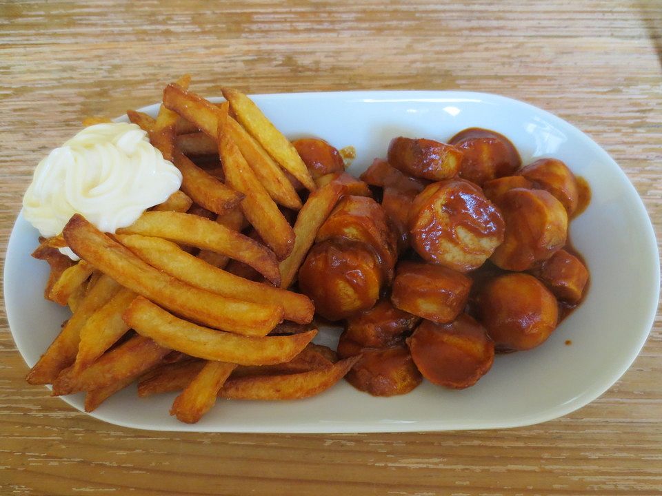 Currywurst In Sosse Mit Selbst Gemachten Pommes Von Mcmoe Chefkoch