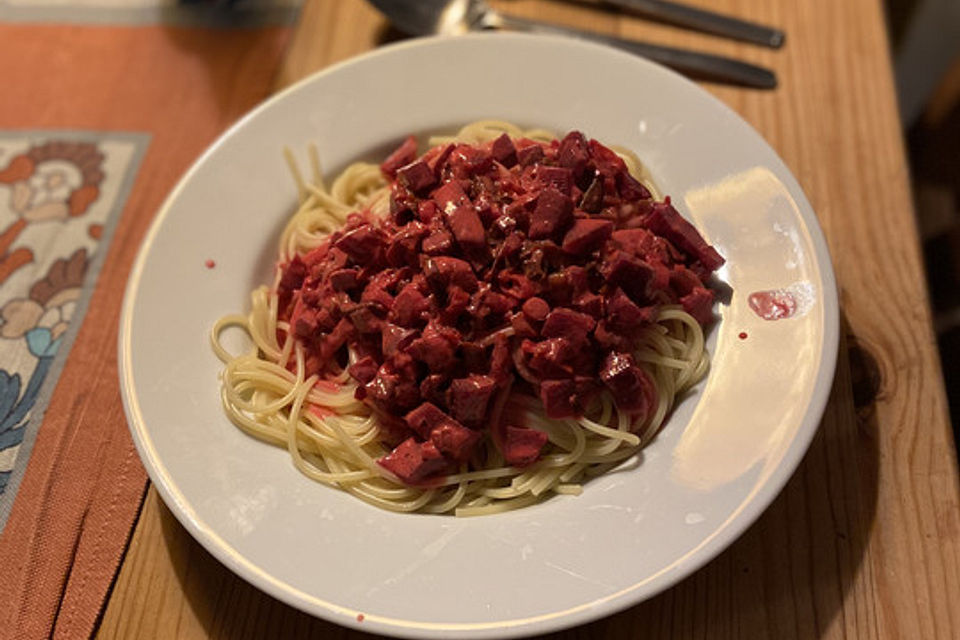 Spaghetti mit Randen-Gorgonzola-Sauce