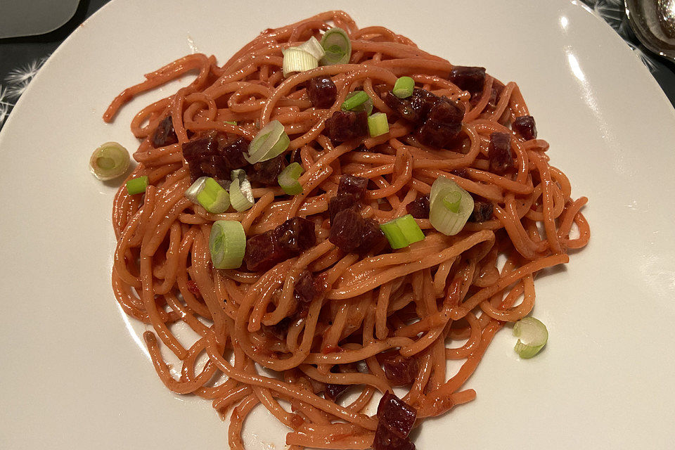 Spaghetti mit Randen-Gorgonzola-Sauce