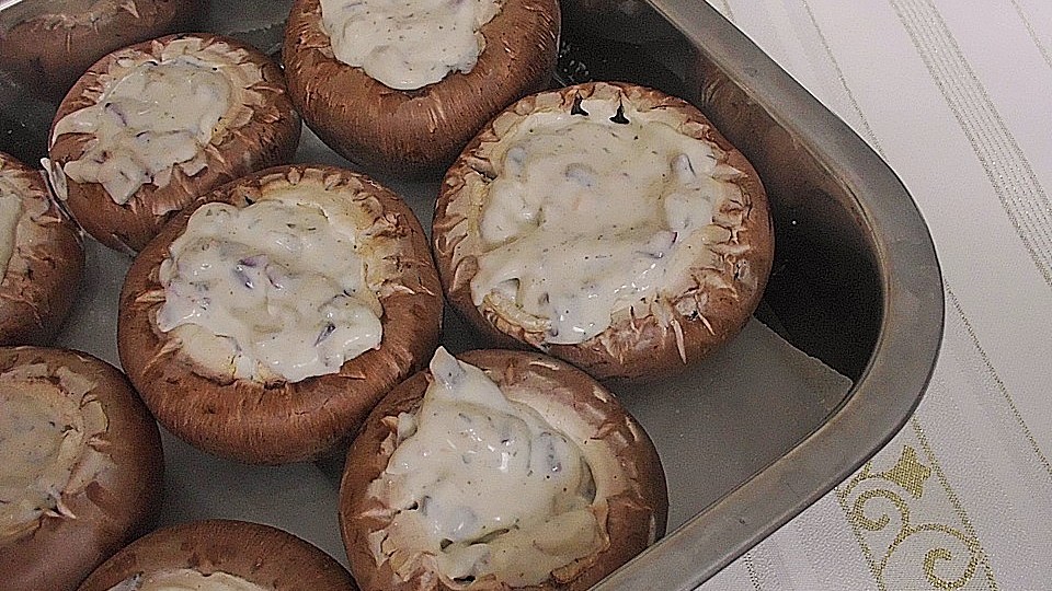 Gefullte Champignons Mit Creme Fraiche Von Bubiliene Chefkoch