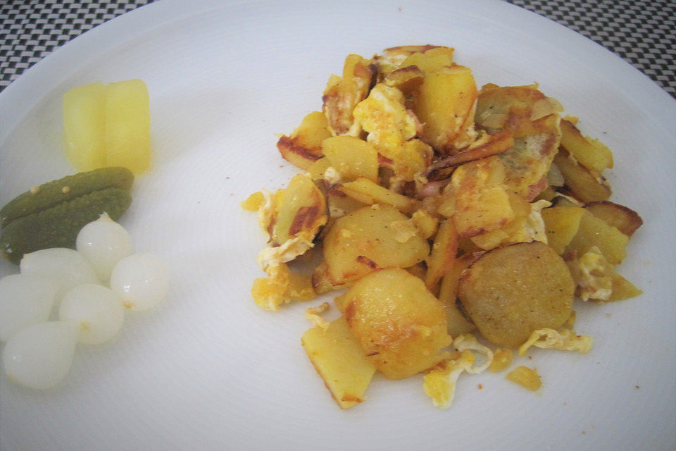 Bratkartoffeln mit Ei Bratkartoffeln mit Ei