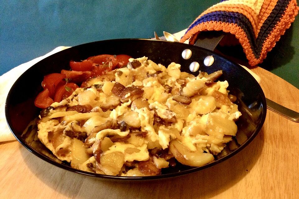 Bratkartoffeln mit Ei Bratkartoffeln mit Ei