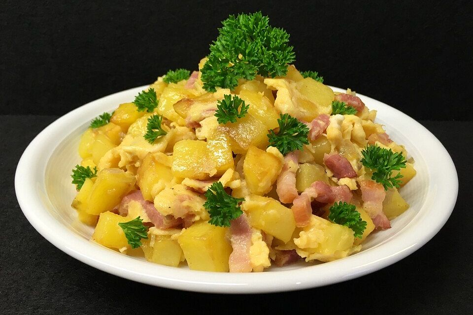 Bratkartoffeln mit Ei Bratkartoffeln mit Ei