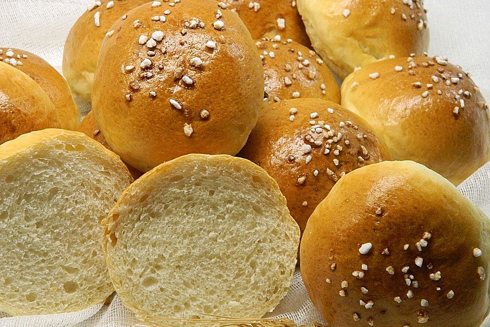 Hveteboller  (norwegische Weizenbrötchen)