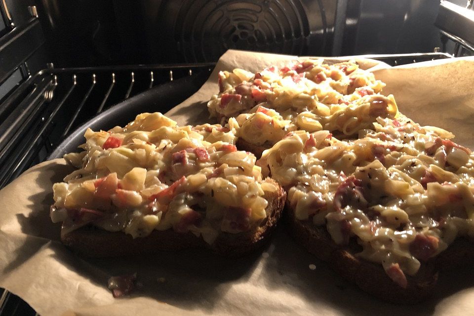 Zwiebelkuchen-Schnitte 'moderne Art'