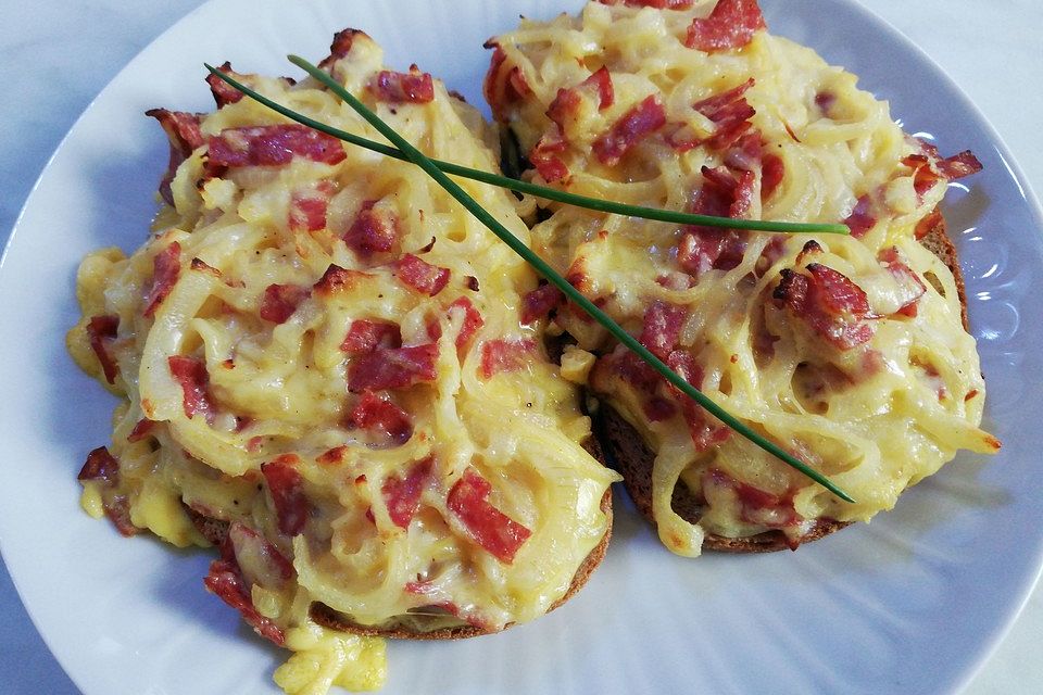 Zwiebelkuchen-Schnitte 'moderne Art'