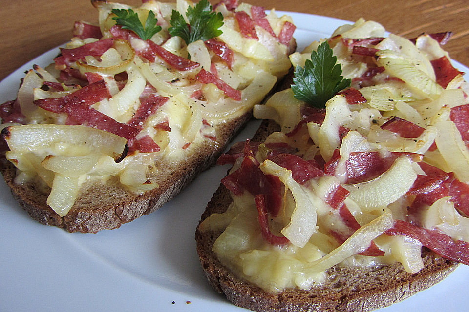 Zwiebelkuchen-Schnitte 'moderne Art'