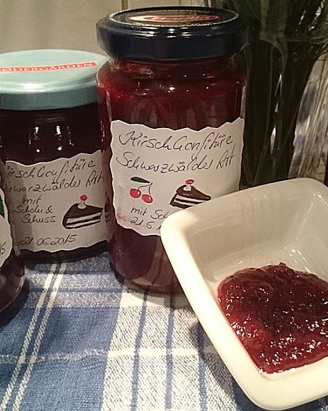 Kirsch-Marzipan-weiße-Schokolade-Marmelade von curryspice Kirsch-Marzipan-weiße-Schokolade-Marmelade von curryspice