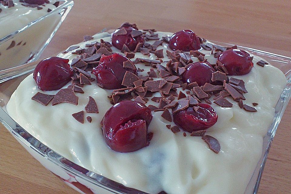 Schwarzwälderkirschpudding