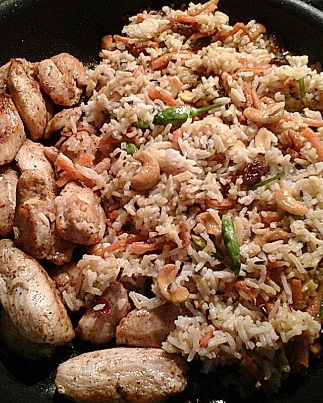 Persischer Reis mit Hähnchen, Cashews und Rosinen