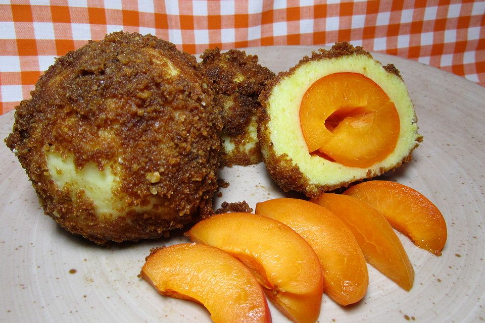 Marillenknödel mit Kartoffelteig