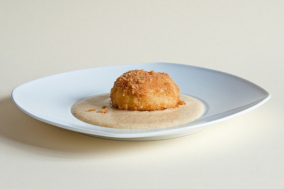 Marillenknödel mit Kartoffelteig