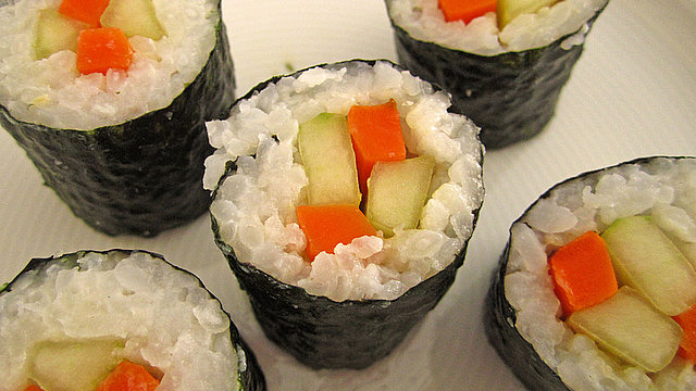 Rus porno video buzildi Paypoq, kamar, poyabzal, mushuk fotosurati