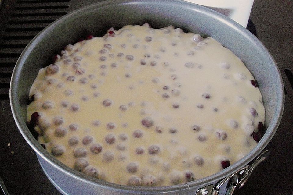 Johannisbeerkuchen mit saure Sahne - Guss