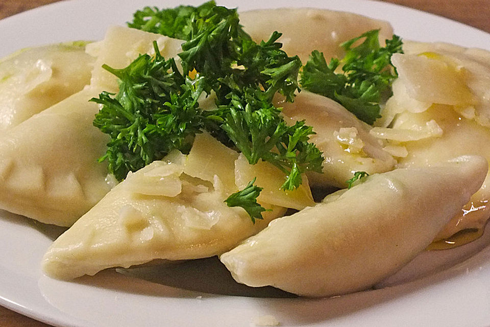 Selbst gemachte Ravioli mit Spinat - Frischkäsefüllung