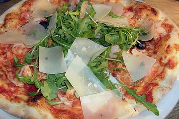 Pizza Mit Shrimps Rucola Kirschtomaten Von Cwissing Chefkoch