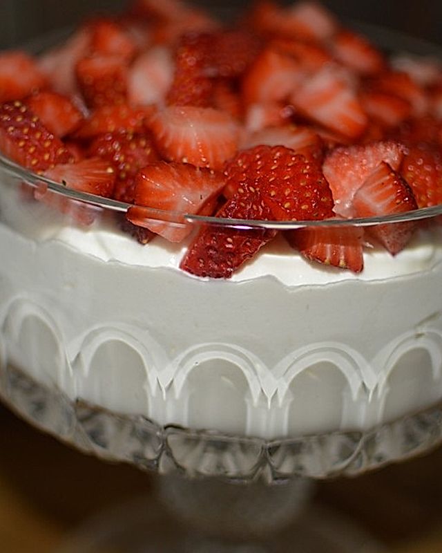 Schnelles Erdbeer - Dessert