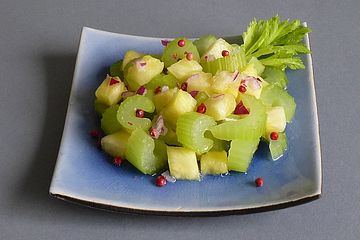Staudensellerie-Ananas-Salat