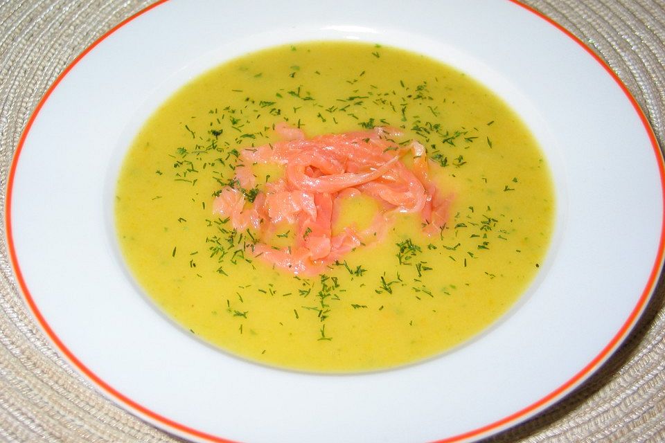 Feine Kartoffelsuppe mit Lachs