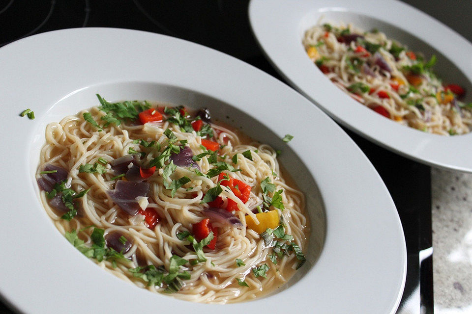 Nudelsuppe nach chinesisch - italienischem Vorbild