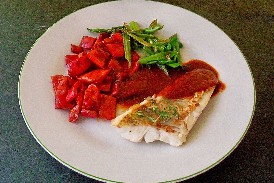 Zander - Filets in französischer Paprika - Thymian - Sauce