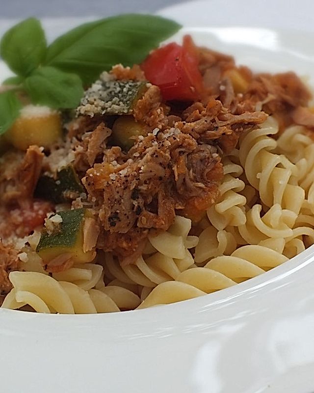 Spaghetti mit Zucchini - Thunfisch - Soße