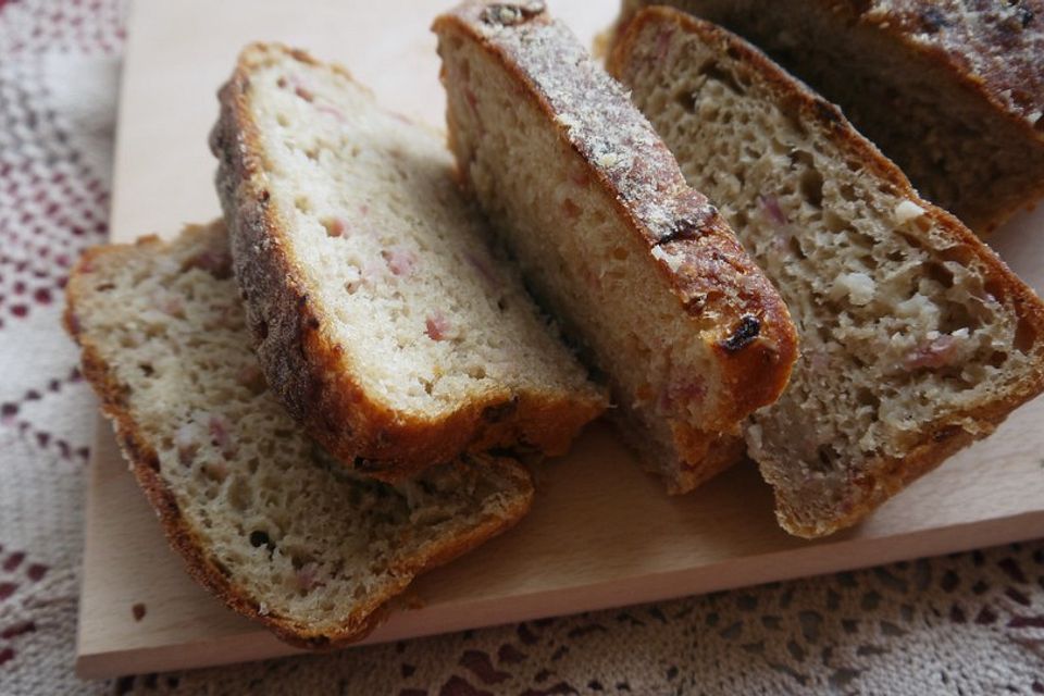 Zwiebel - Speck - Brot