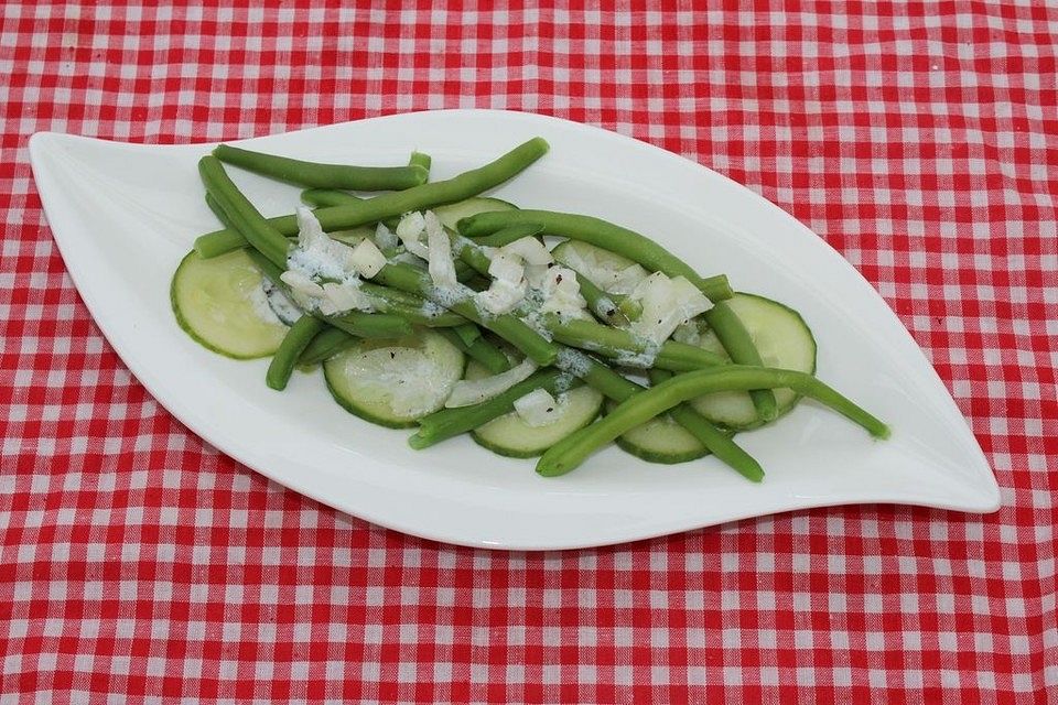 Gurkensalat mit Bohnen