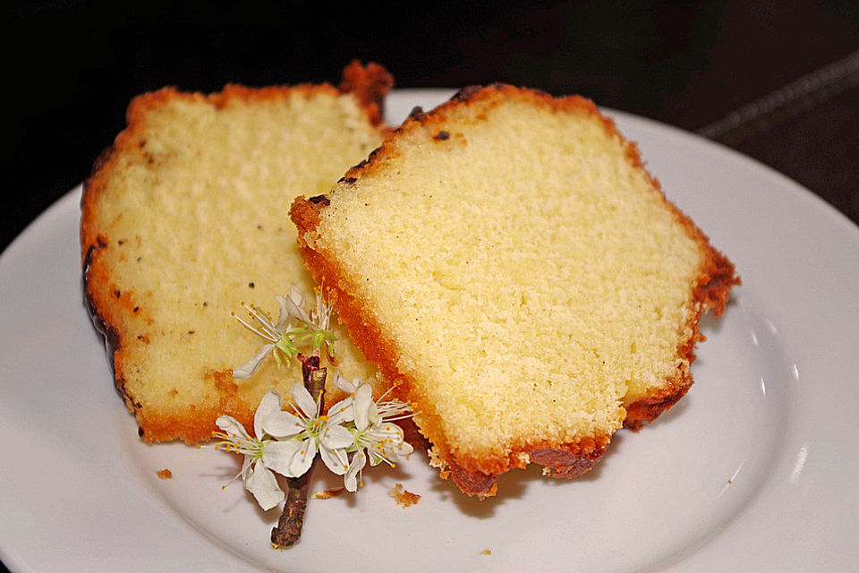 Getränkter Zitronenkuchen