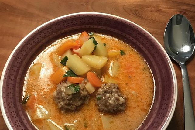 Hackbällchensuppe von amabu| Chefkoch