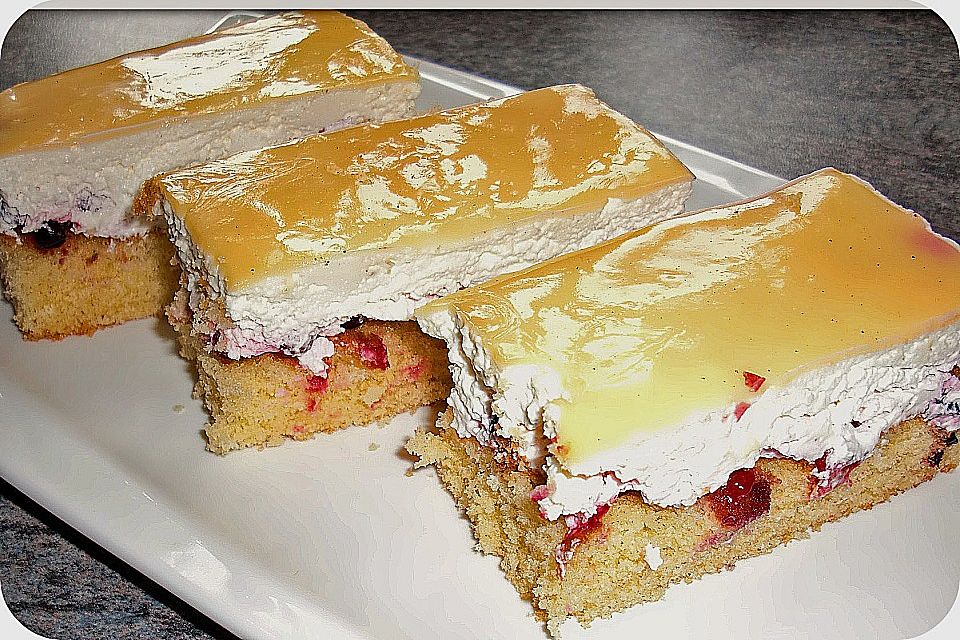 Himbeerschnitte mit Eierlikördeckel